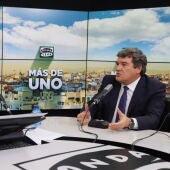 El ministro de Seguridad Social, José Luis Escrivá, con Carlos Alsina en 'Más de uno'