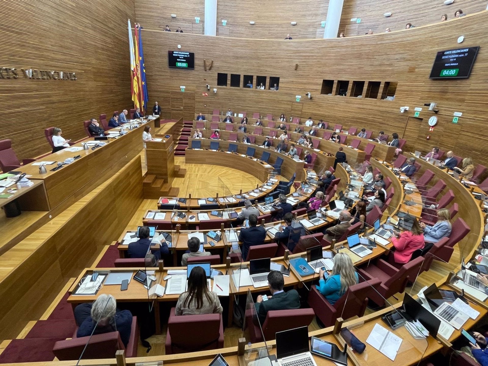 Botànic y oposición hacen balance de la legislatura en el último pleno que deja tres leyes aprobadas Botànic y oposición hacen balance de la legislatura en el último pleno que deja tres leyes aprobadas