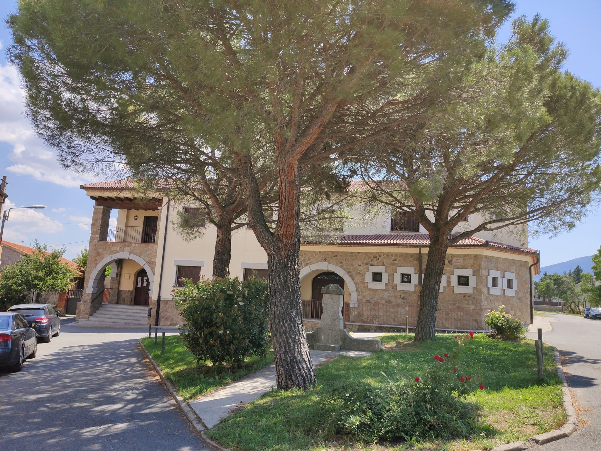 El Centro Elena Fortún de Ortigosa acoge una exposición fotos sobre grafitis de Ángel Maderuelo El Centro Elena Fortún de Ortigosa acoge una exposición fotos sobre grafitis de Ángel Maderuelo