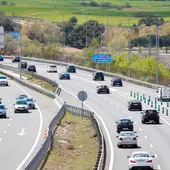 La DGT espera 16 millones de desplazamientos en Semana Santa: estas son las operaciones especiales La DGT espera 16 millones de desplazamientos en Semana Santa: estas son las operaciones especiales