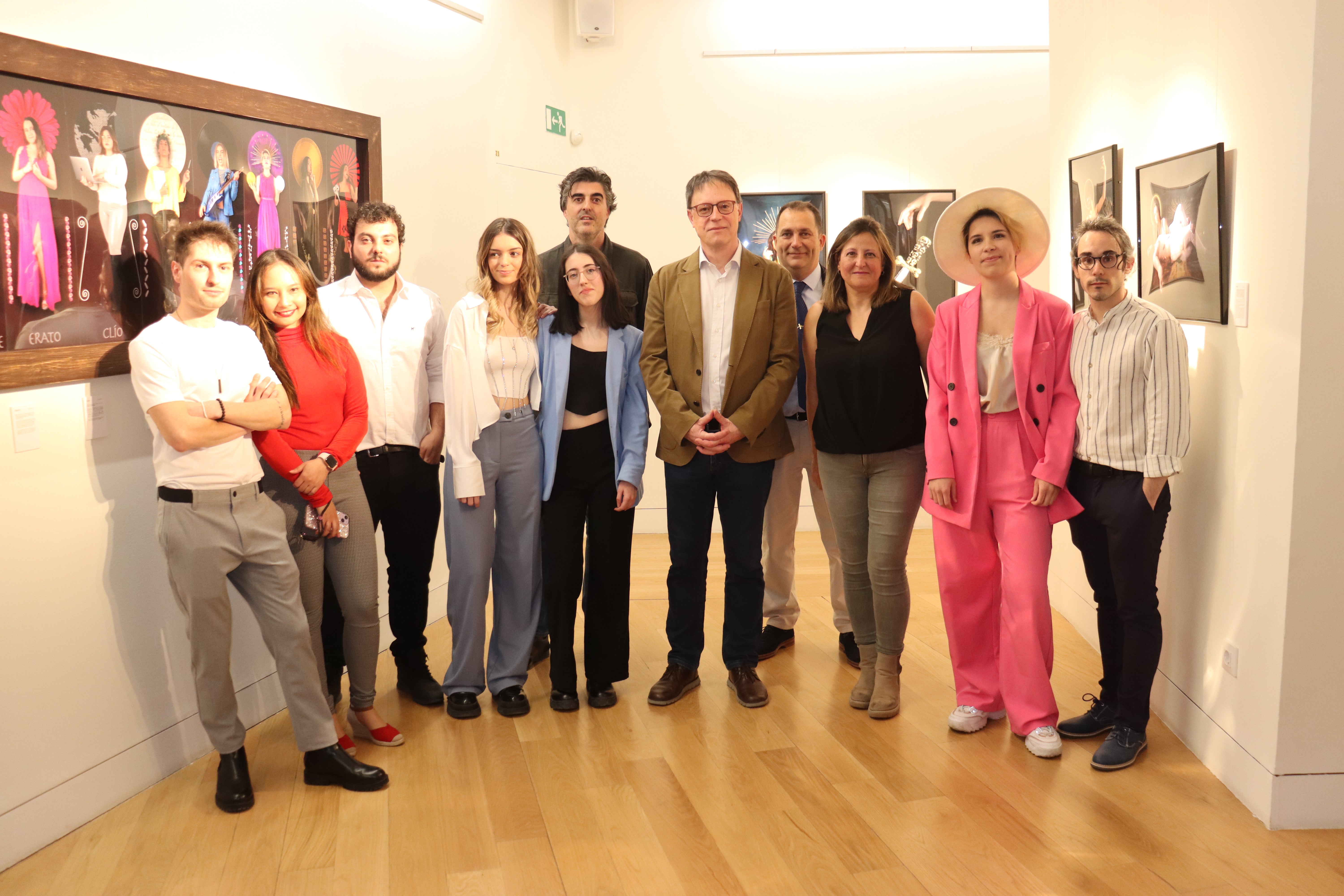 Inauguración de la exposición “El Talón de Aquiles” con fotografías de los alumnos de la Escuela de Arte Inauguración de la exposición “El Talón de Aquiles” con fotografías de los alumnos de la Escuela de Arte