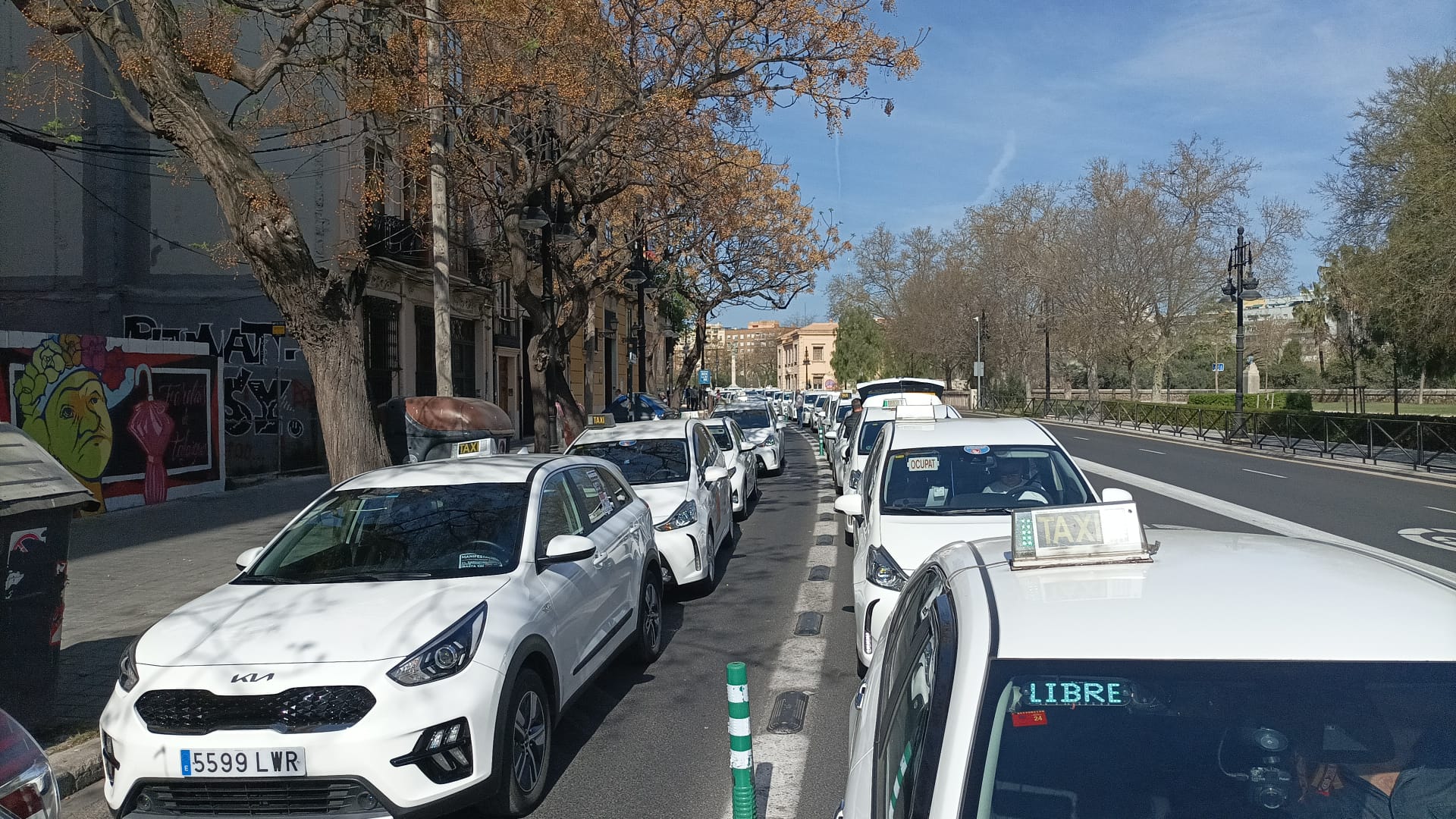 El sector del taxi denuncia que el 40% de las VTC trabajan sin licencia sobre todo en València El sector del taxi denuncia que el 40% de las VTC trabajan sin licencia sobre todo en València
