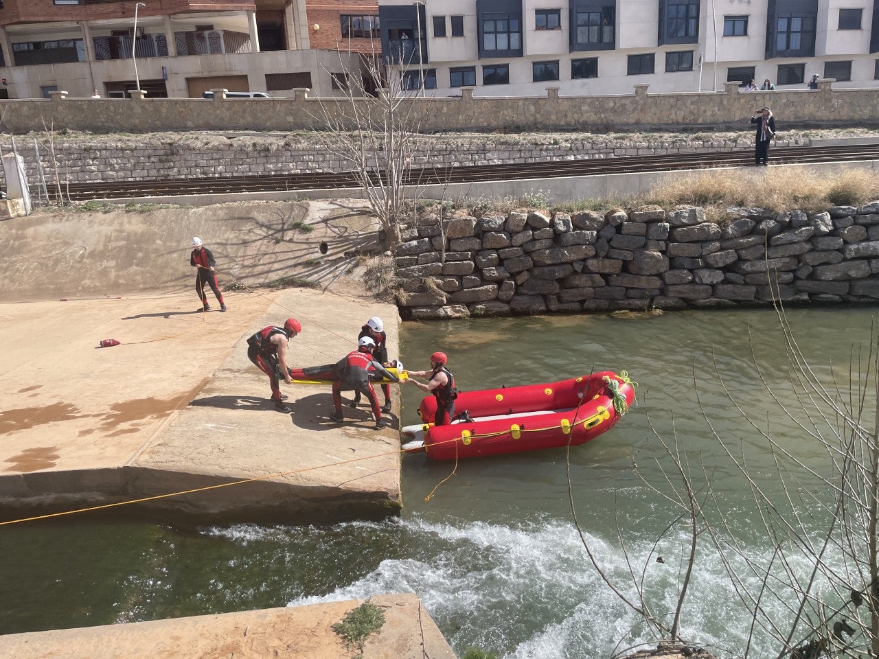 Los bomberos incorporan una barca de rescate Los bomberos incorporan una barca de rescate
