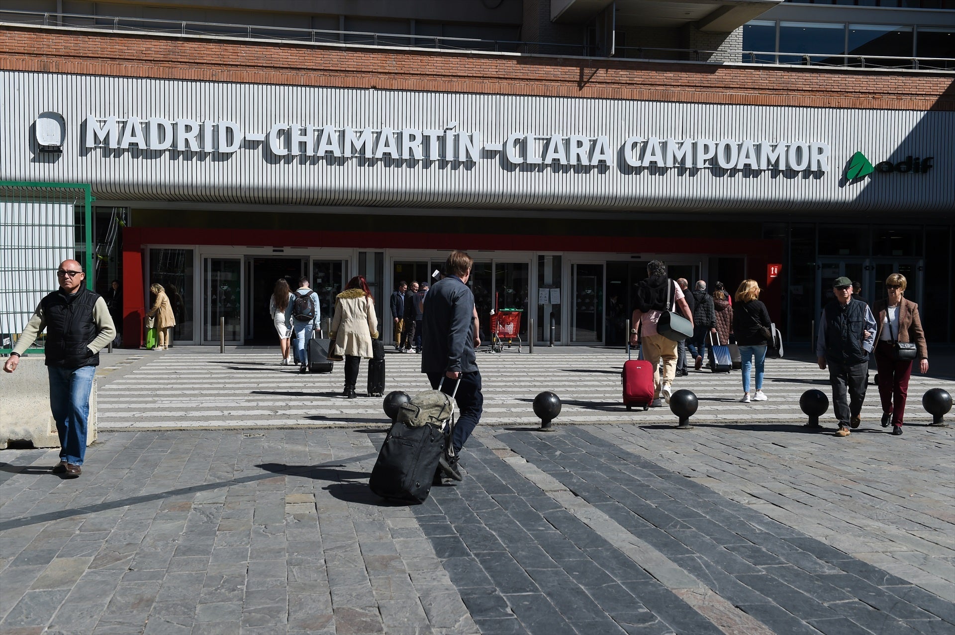 Una avería suspende la circulación de trenes de alta velocidad en Chamartín Una avería suspende la circulación de trenes de alta velocidad en Chamartín