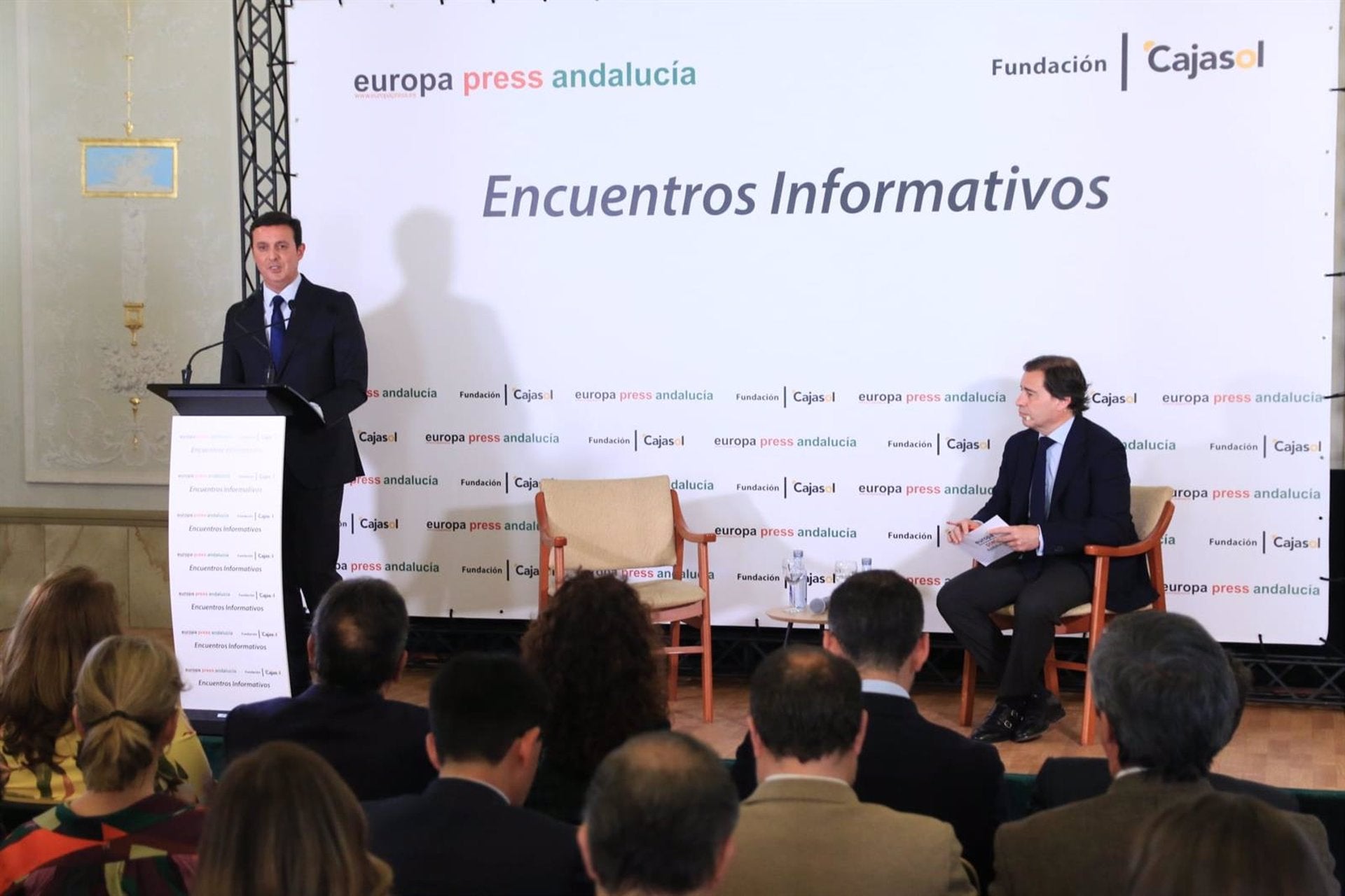 Diputación anuncia la recuperación de tres frecuencias diarias en el vuelo Almería-Madrid Diputación anuncia la recuperación de tres frecuencias diarias en el vuelo Almería-Madrid