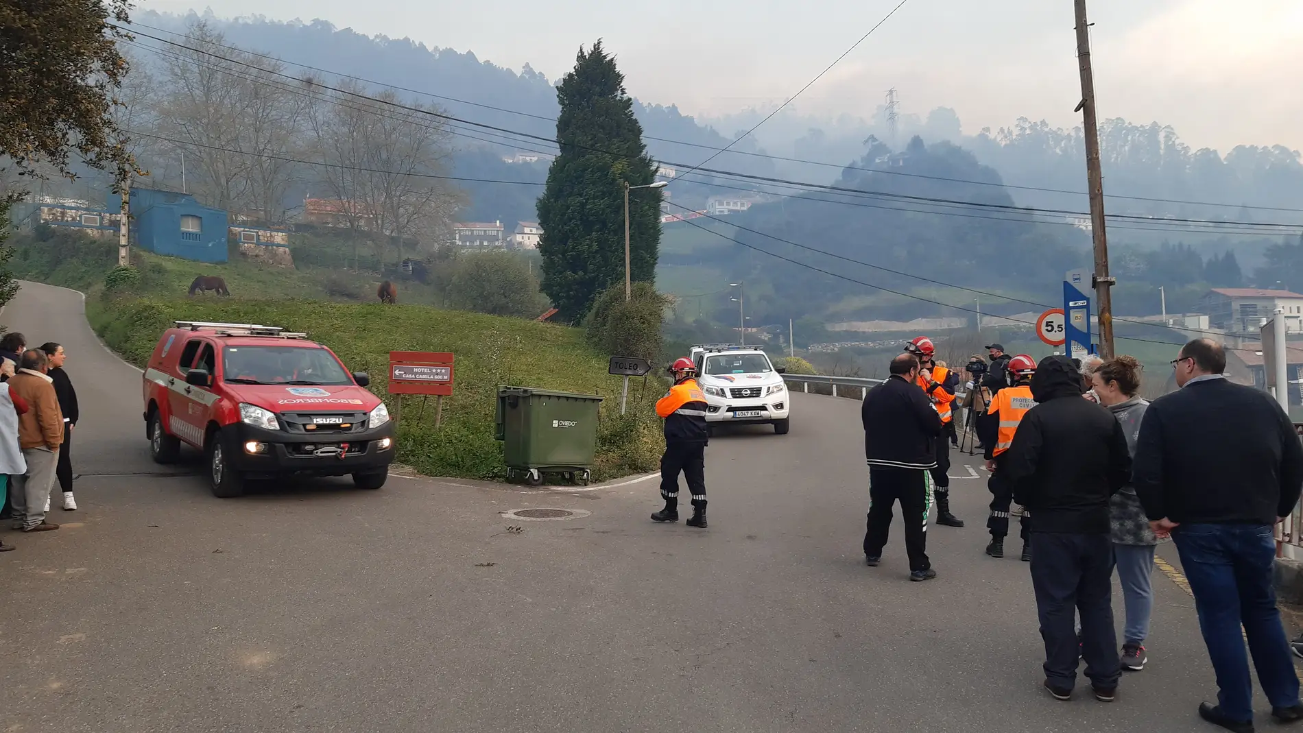 El Naranco arde con medio centenar de evacuados en Fitoria por precaución