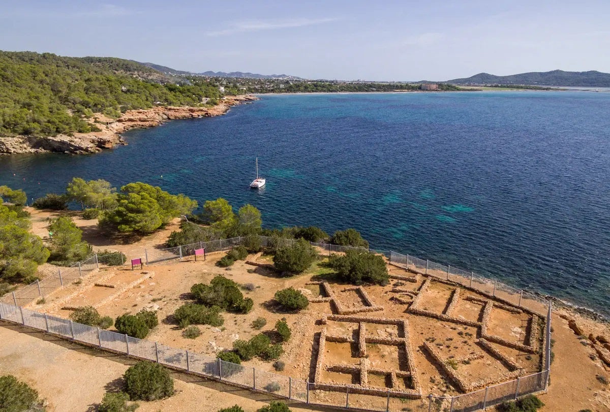 El yacimiento de Sa Caleta contará con un centro de interpretación y una casa fenicia El yacimiento de Sa Caleta contará con un centro de interpretación y una casa fenicia