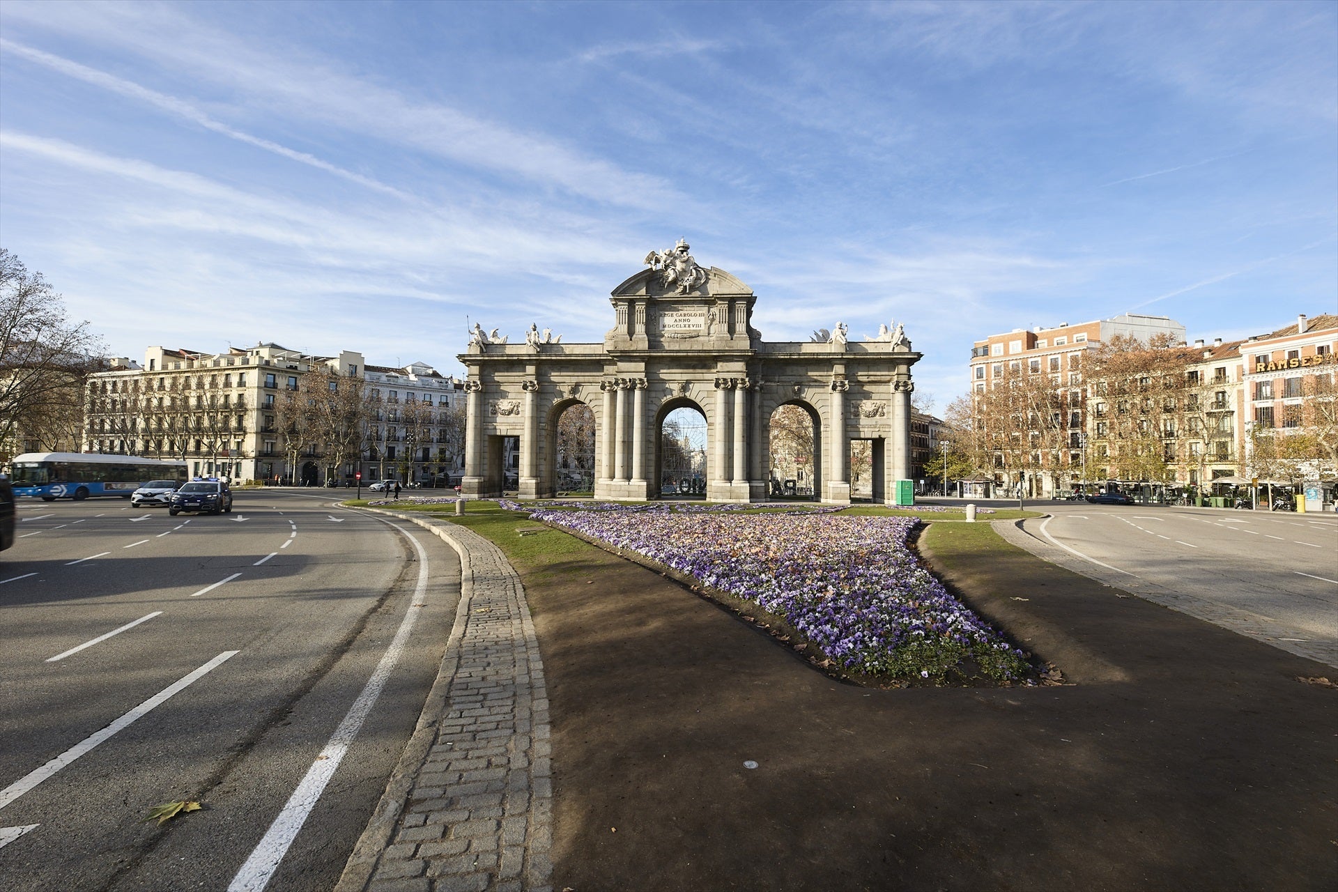 Madrid reabre las visitas gratuitas a las obras de la Puerta de Alcalá Madrid reabre las visitas gratuitas a las obras de la Puerta de Alcalá