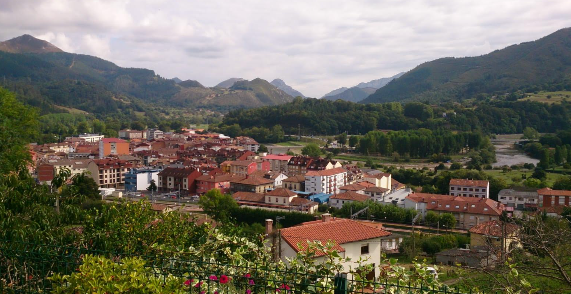 El Ayuntamiento de Parres concede más de medio centenar de ayudas sociales a familias El Ayuntamiento de Parres concede más de medio centenar de ayudas sociales a familias