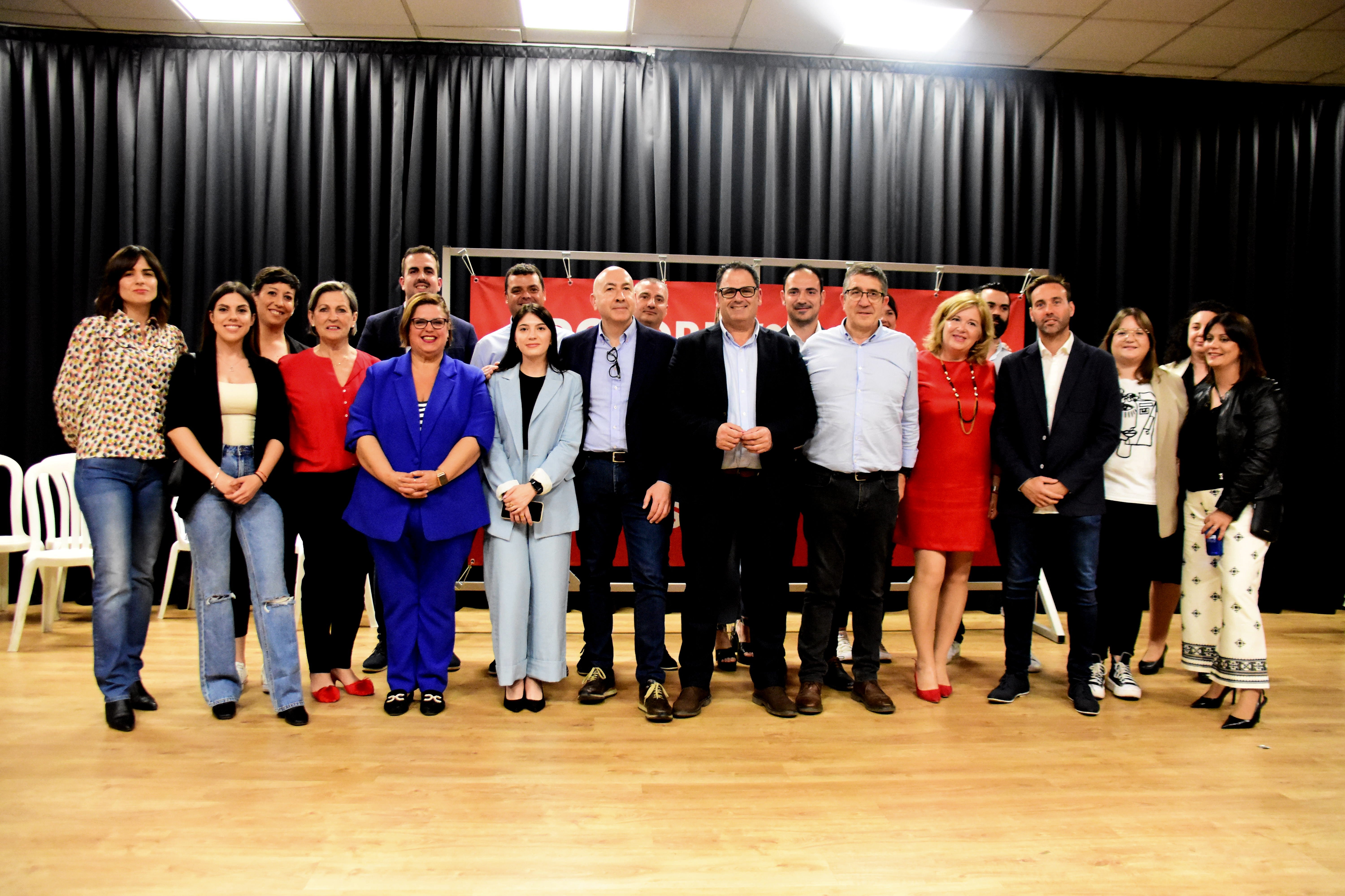 El socialista Joaquín Hernández presenta su candidatura con el reto de revalidar la alcaldía de Dolores El socialista Joaquín Hernández presenta su candidatura con el reto de revalidar la alcaldía de Dolores