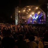L'escenari de la plaça del Port es manté com l'espai central de concerts