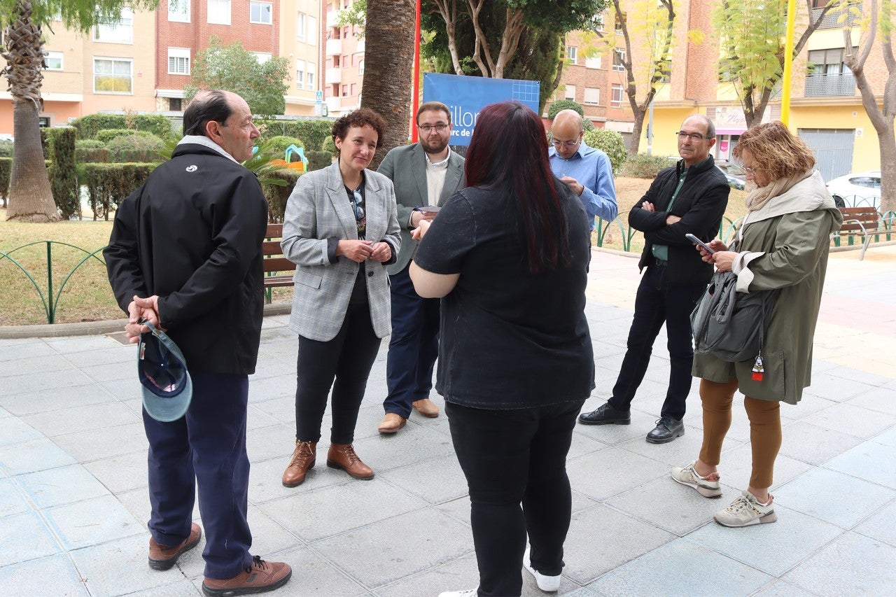 Los vecinos de Onda participan en la mejora del parque de las Tres Culturas Los vecinos de Onda participan en la mejora del parque de las Tres Culturas