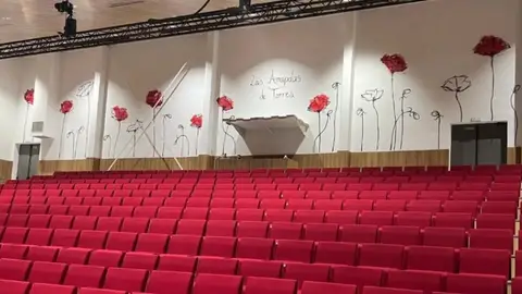 Nuevo auditorio municipal de Torres de la Alameda Torres de la Alameda estrena "Las Amapolas", su nuevo auditorio municipal