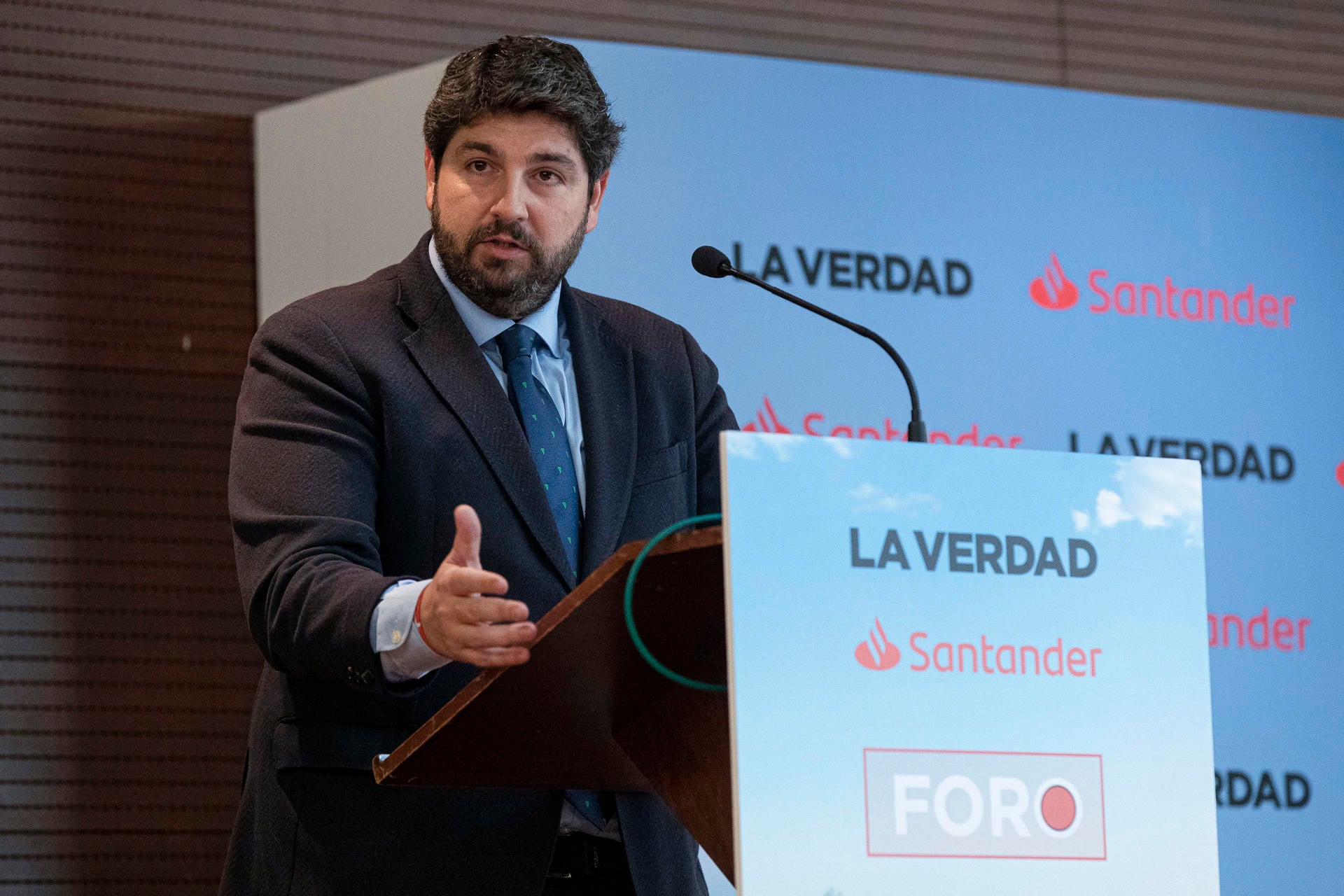 El PP se quedaría a dos escaños de la mayoría absoluta en la Región de Murcia, según una encuesta El PP se quedaría a dos escaños de la mayoría absoluta en la Región de Murcia, según una encuesta