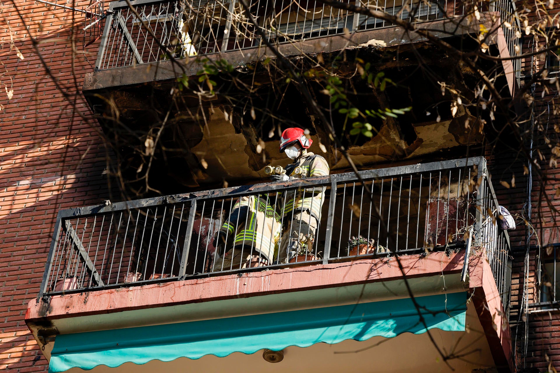 Un matrimonio octogenario y su hijo mueren en el incendio de una vivienda en Valencia Un matrimonio octogenario y su hijo mueren en el incendio de una vivienda en Valencia