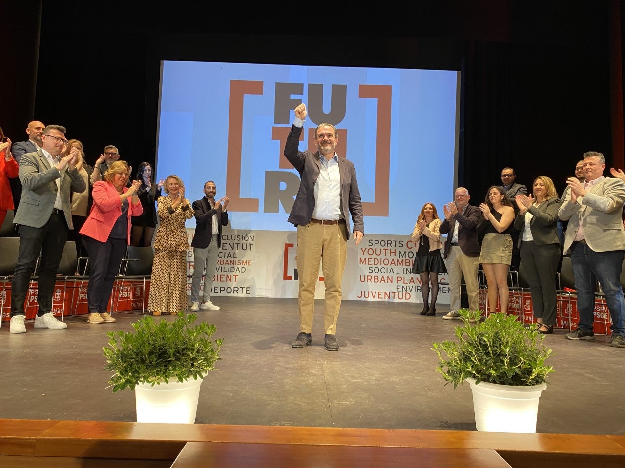 Vicente Arques presenta su candidatura para revalidar la Alcaldía socialista de L'Alfàs del Pi Vicente Arques presenta su candidatura para revalidar la Alcaldía socialista de L'Alfàs del Pi
