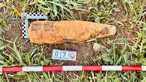 Desactivan un proyectil de la Guerra Civil encontrado en una finca de Villanueva de la Serena Desactivan un proyectil de la Guerra Civil encontrado en una finca de Villanueva de la Serena