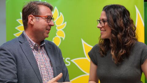 Los Verdes de Torrevieja presentan a las primeras componentes de su lista arropados por Aitana Mas