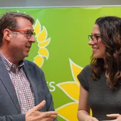 Los Verdes de Torrevieja presentan a las primeras componentes de su lista arropados por Aitana Mas Los Verdes de Torrevieja presentan a las primeras componentes de su lista arropados por Aitana Mas