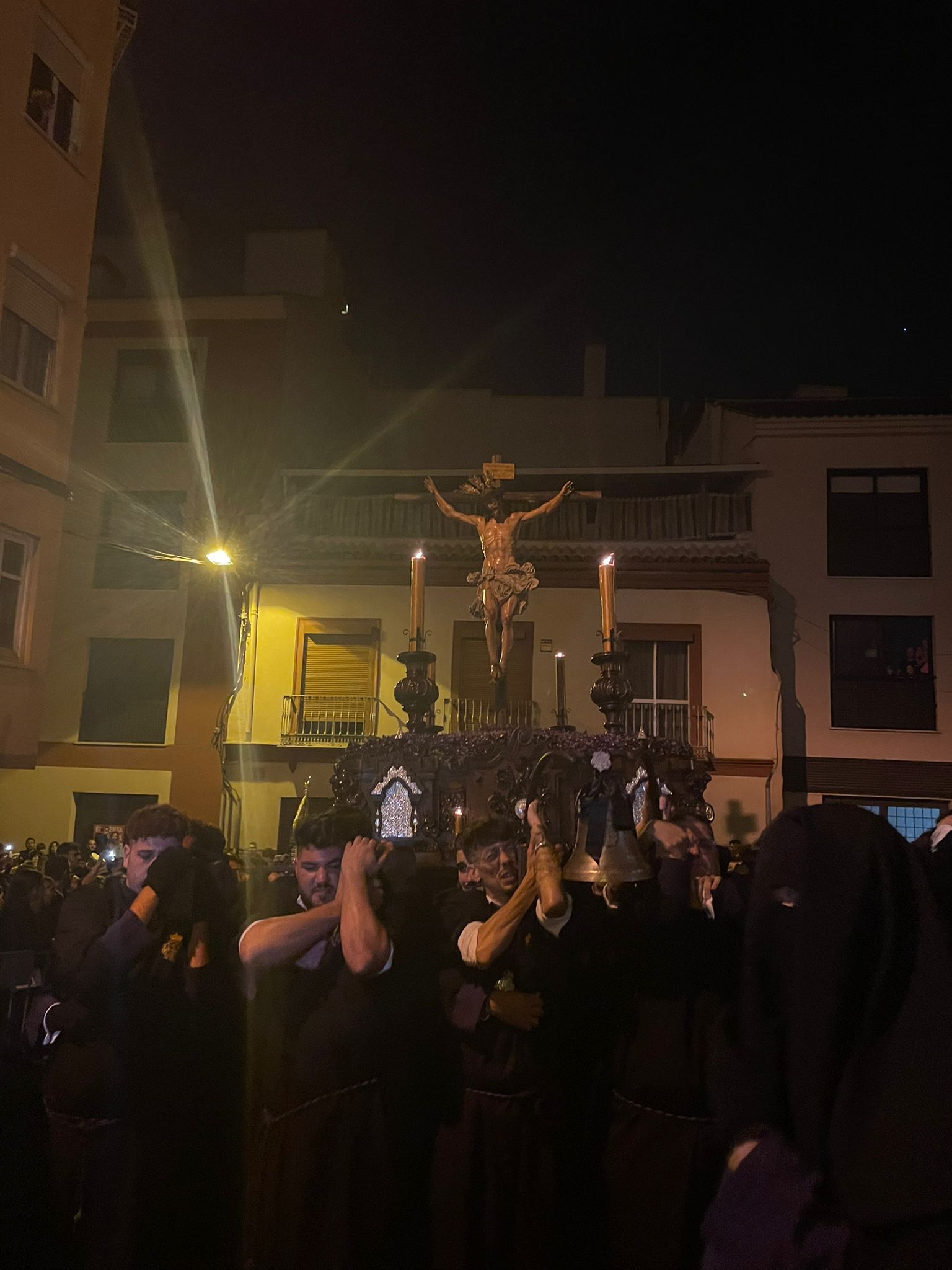 Crucifixión por c/Carrión en Al Hombro Crucifixión por c/Carrión en Al Hombro