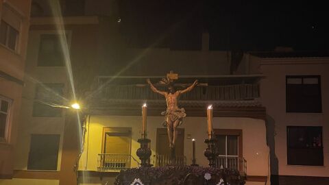 Crucifixi&oacute;n en calle Carri&oacute;n