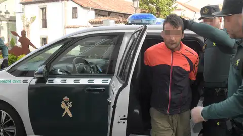 El Juzgado ordena prisión provisional para el joven que arrolló mortalmente a un Guardia Civil en Pravia El Juzgado ordena prisión provisional para el joven que arrolló mortalmente a un Guardia Civil en Pravia