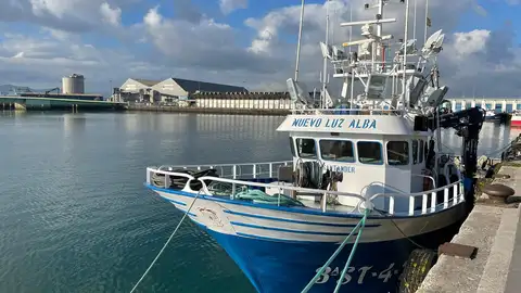 Un barco atracado en el Barrio Pesquero de Santander Un barco atracado en el Barrio Pesquero de Santander