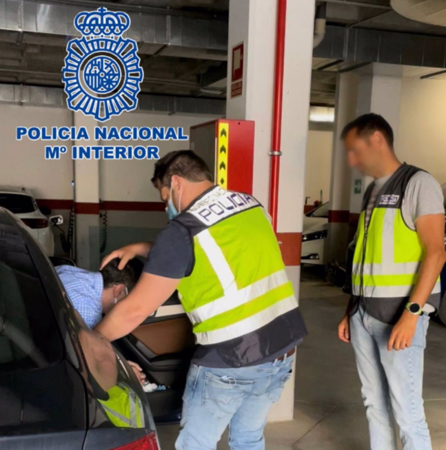 Detenido acusado de obtener 150.000 euros con préstamos a nombre de otras personas y estafar a novias Detenido acusado de obtener 150.000 euros con préstamos a nombre de otras personas y estafar a novias