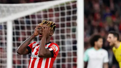 Nico Williams lamenta una ocasión fallida con el Athletic. Nico Williams lamenta una ocasión fallida con el Athletic.