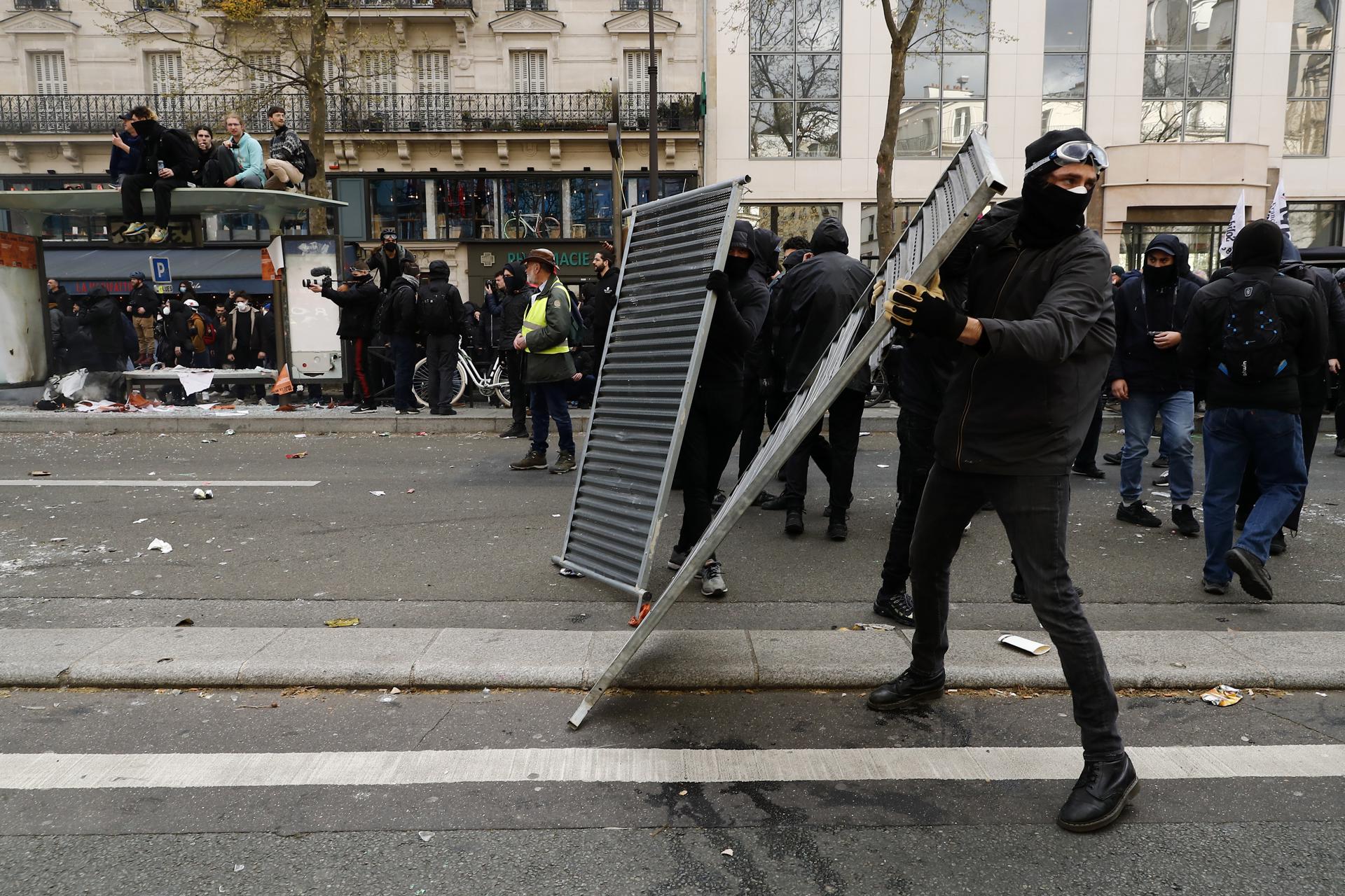 Nuevos incidentes en el undécimo día de protestas en las calles de Francia contra la reforma de pensiones Nuevos incidentes en el undécimo día de protestas en las calles de Francia contra la reforma de pensiones