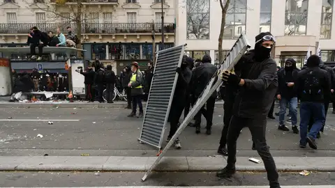 Nuevos incidentes en el undécimo día de protestas en las calles de Francia. Nuevos incidentes en el undécimo día de protestas en las calles de Francia.
