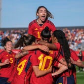 Jenni y Salma lideran la victoria de España ante Noruega