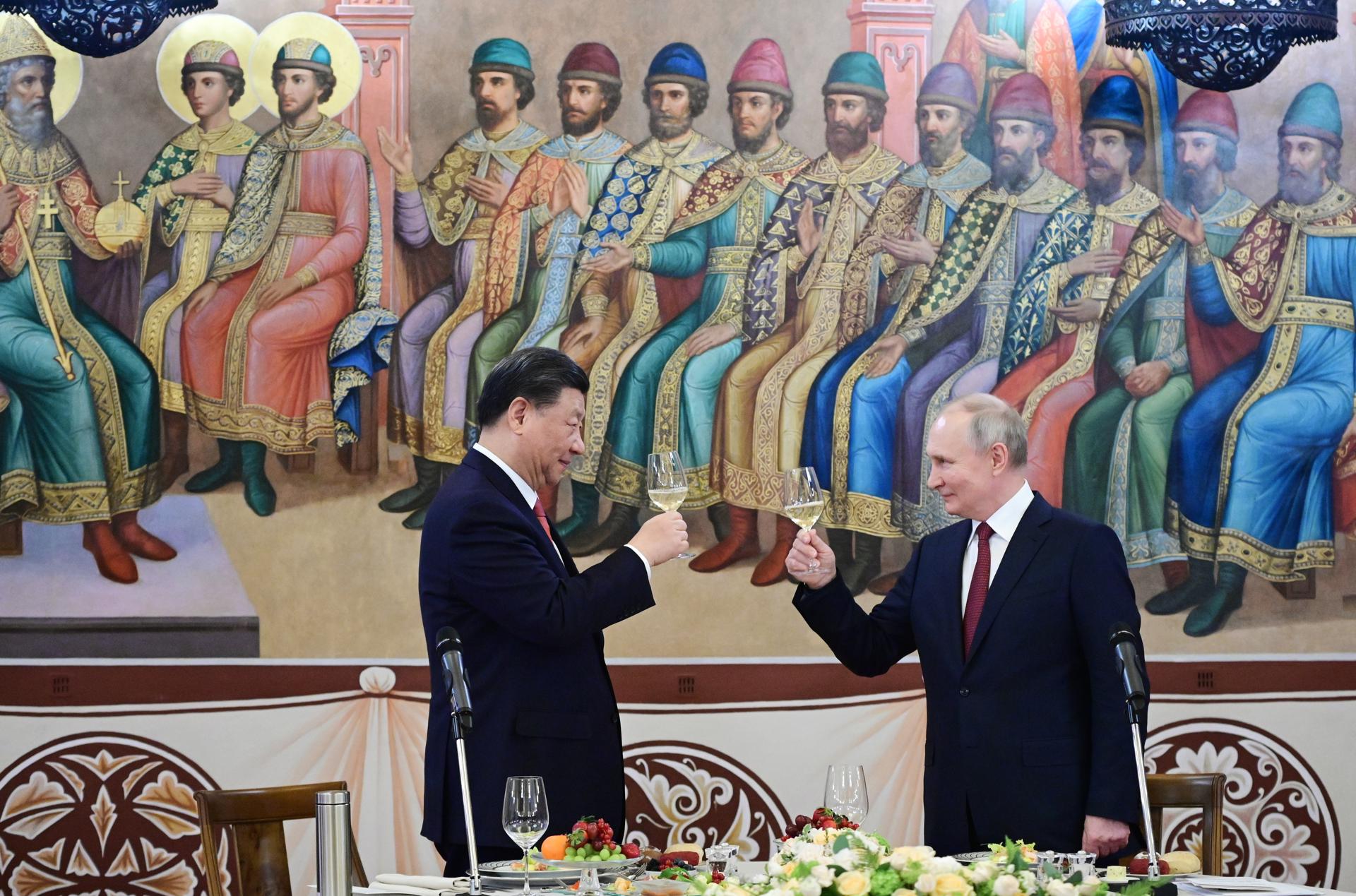 Rusia afirma que China no cambiará su postura sobre Ucrania ante "influencias externas" Rusia afirma que China no cambiará su postura sobre Ucrania ante "influencias externas"