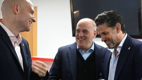 David Guerra, Javier tebas y Alejandro Irarragorri, en El Molin&oacute;n.