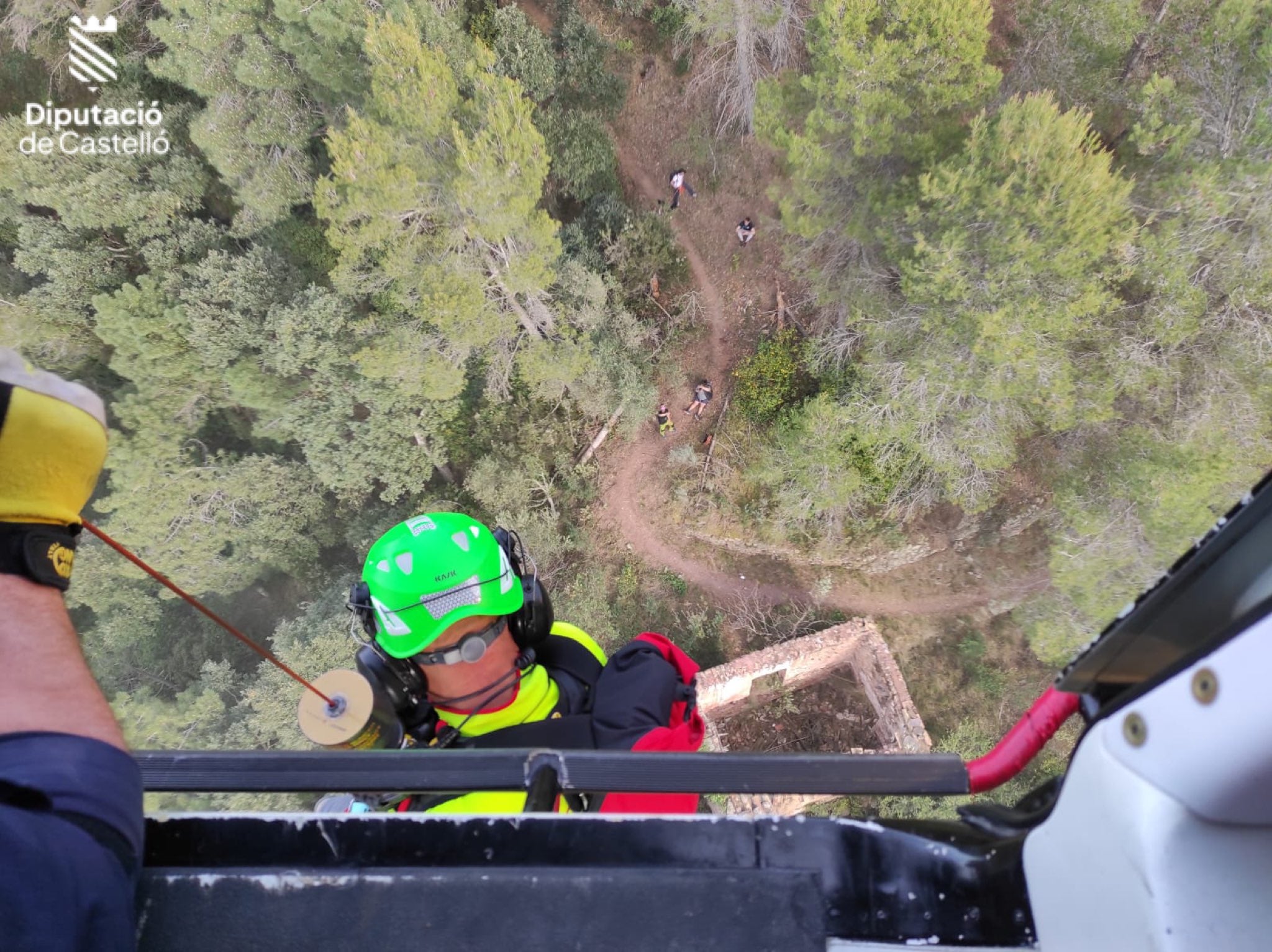 Rescatada en helicóptero una mujer lesionada en un pie en la Sierra de Espadán Rescatada en helicóptero una mujer lesionada en un pie en la Sierra de Espadán