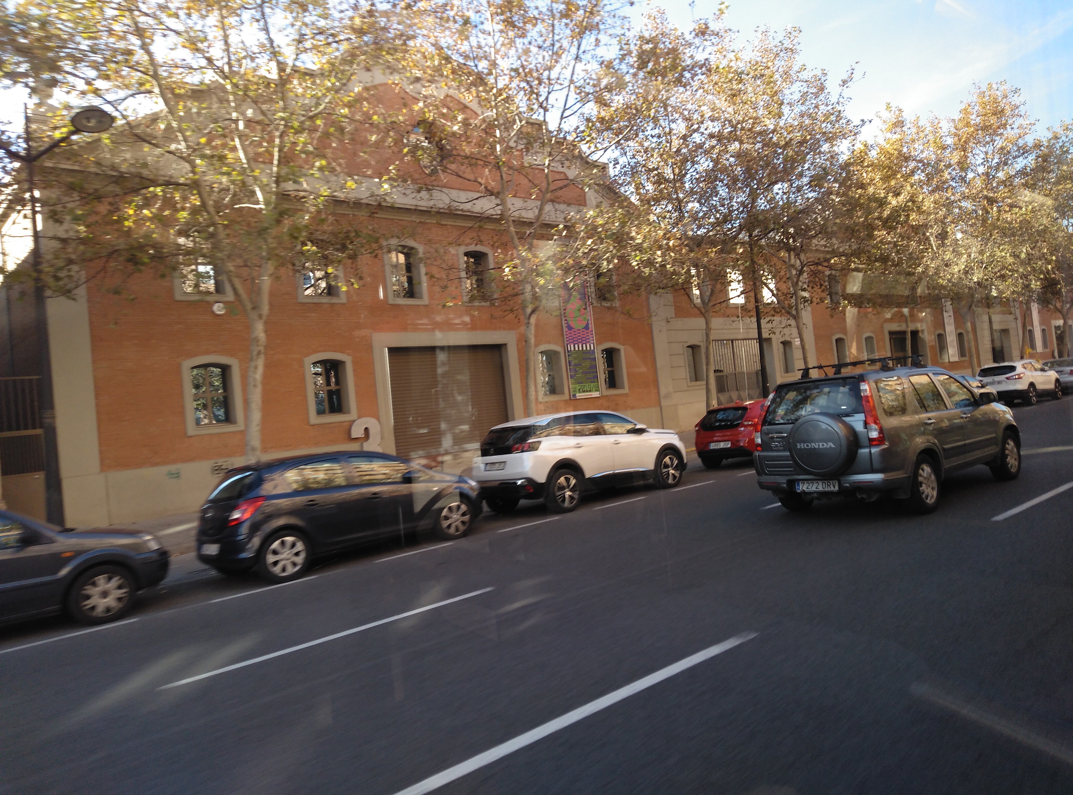 El Ayuntamiento de València instala dos colmenas con 25 mil abejas en el centro de innovación Las Naves El Ayuntamiento de València instala dos colmenas con 25 mil abejas en el centro de innovación Las Naves