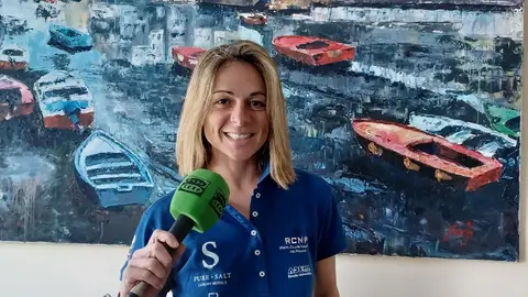 La deportista Úrsula Pueyo atiende los micrófonos de Onda Cero Mallorca desde el RCNP. Úrsula Pueyo recogerá el Premio Onda Cero Mallorca del Deporte el 18 de abril en el auditoirium de Palma