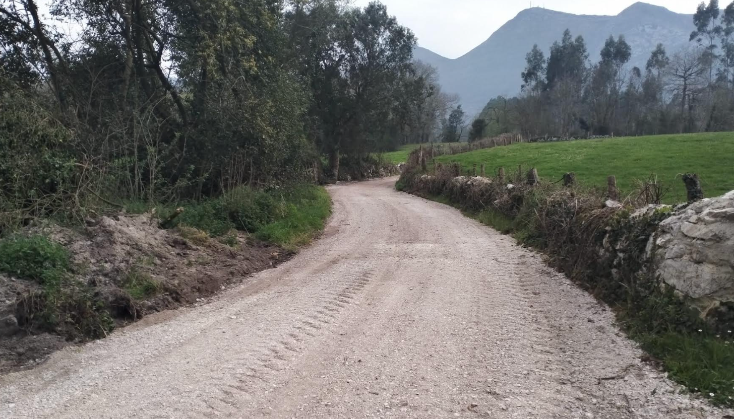 Regularización de caminos en Balmori y acondicionamiento de parques y áreas recreativas en diferentes puntos de Llanes Regularización de caminos en Balmori y acondicionamiento de parques y áreas recreativas en diferentes puntos de Llanes