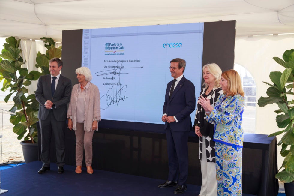 El Puerto de Cádiz será el primero de España en suministrar energía eléctrica a cruceros El Puerto de Cádiz será el primero de España en suministrar energía eléctrica a cruceros