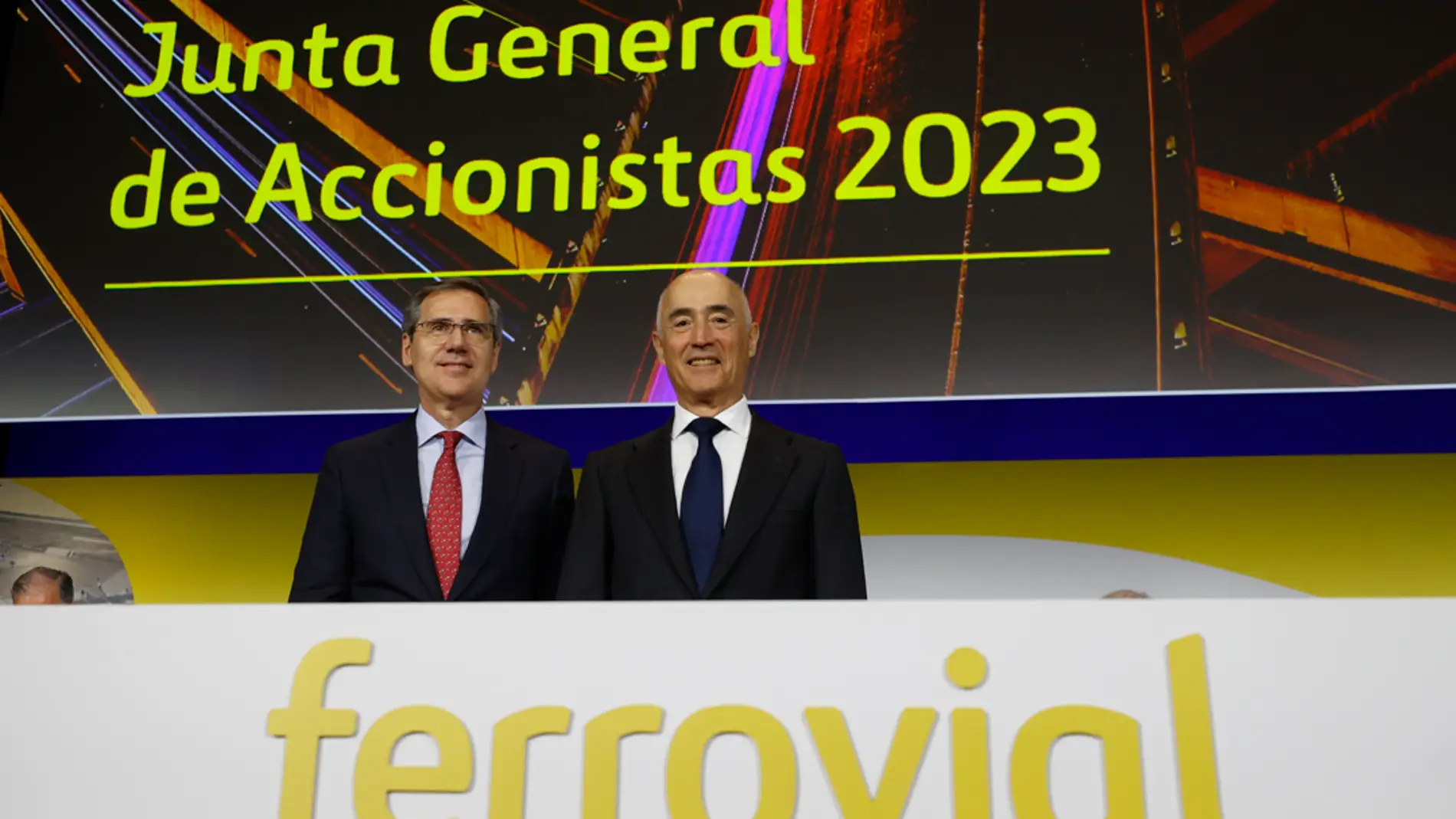 El presidente de Ferrovial, Rafael del Pino (d) y el consejero delegado, Ignacio Madridejos