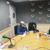 Estanislao García, Ramón de Arcos y Anabel Rodríguez durante la tertulia