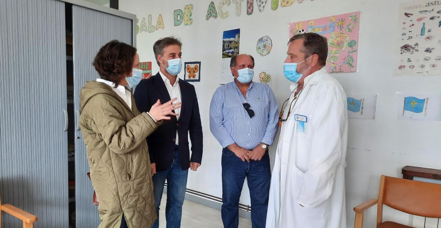 La Consejera de Derechos Sociales mantuvo una reunión de trabajo con el alcalde de Cabranes La Consejera de Derechos Sociales mantuvo una reunión de trabajo con el alcalde de Cabranes
