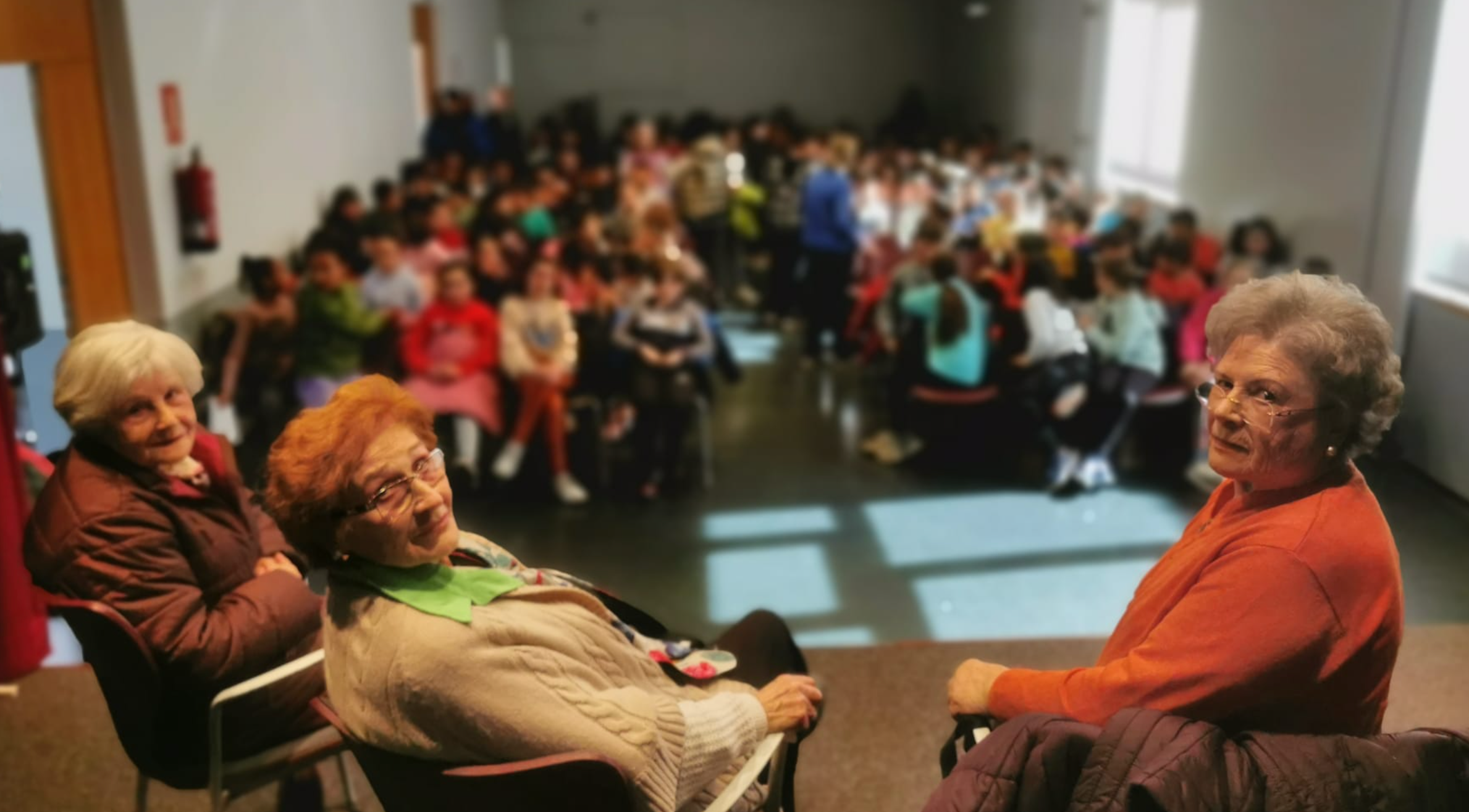 El alumnado del colegio de Arriondas entrevistó a las mujeres rurales del concejo El alumnado del colegio de Arriondas entrevistó a las mujeres rurales del concejo