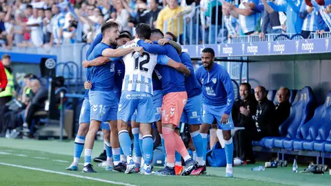 El Málaga celebrando el gol de Pablo Chavarría El Málaga celebrando el gol de Pablo Chavarría