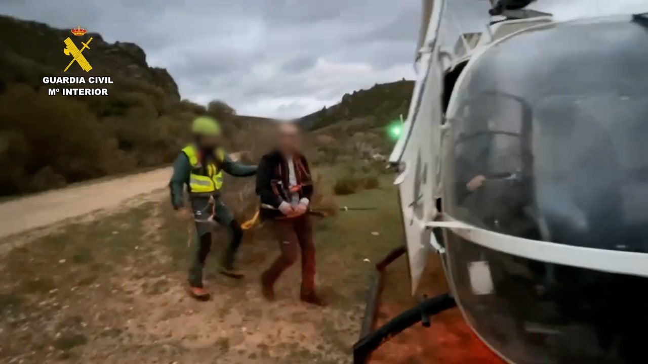 La Guardia Civil rescata a un montañero en el Pico “Curavacas" La Guardia Civil rescata a un montañero en el Pico “Curavacas"