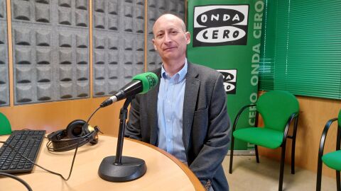V&iacute;ctor Gonz&aacute;lez: "La historia de la UNED est&aacute; muy ligada a la radio"