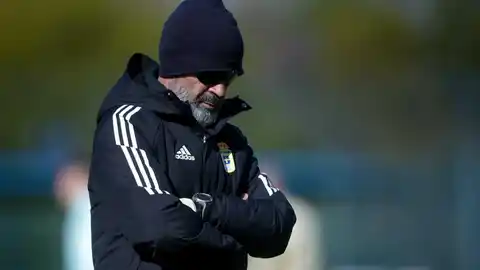 Álvaro Cervera, en un entrenamiento del Oviedo Álvaro Cervera, en un entrenamiento del Oviedo