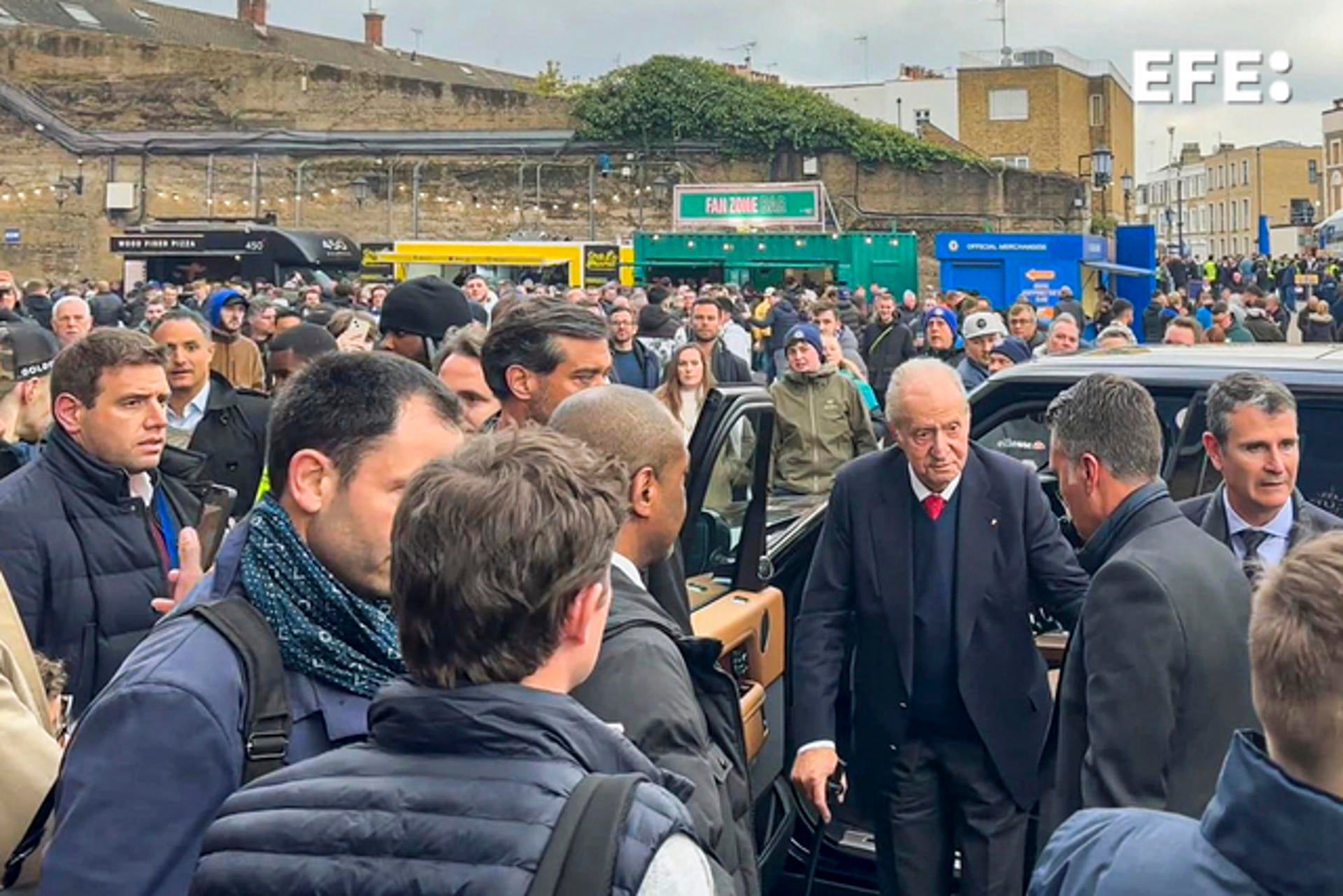 El Rey emérito asiste al partido entre el Chelsea y el Real Madrid en Londres El Rey emérito asiste al partido entre el Chelsea y el Real Madrid en Londres