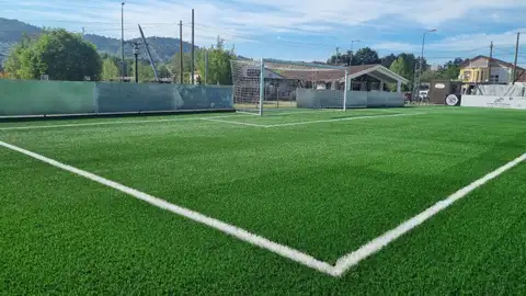 Remodelación do campo de fútbol 8 de Oira con céspede de última xeración con certificación FIFA Remodelación do campo de fútbol 8 de Oira con céspede de última xeración con certificación FIFA