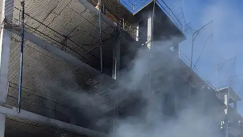 Incendio en un edificio en la cuesta de La Coría (Gijón) No hay daños personales